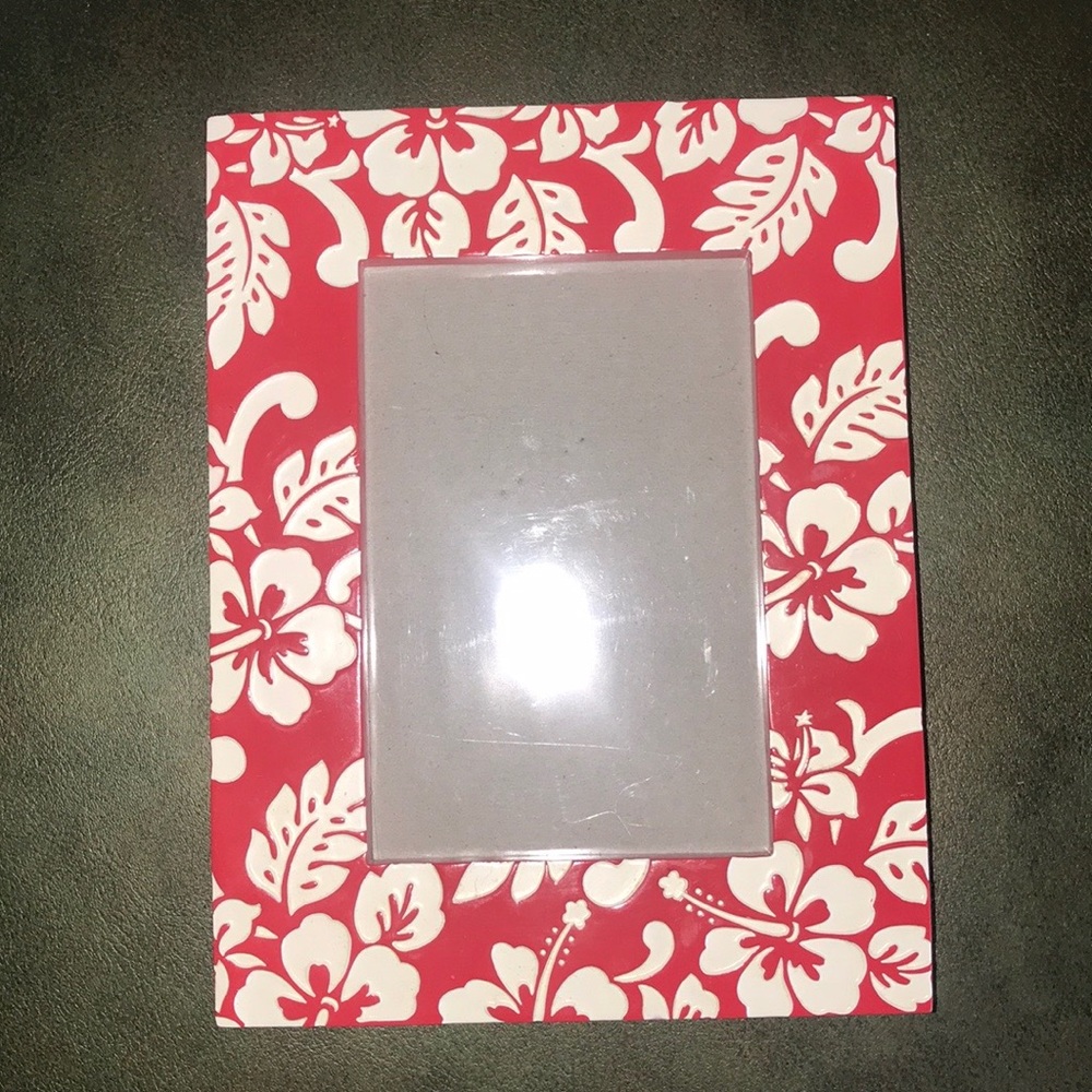 Red & White Floral 4x6 Frame